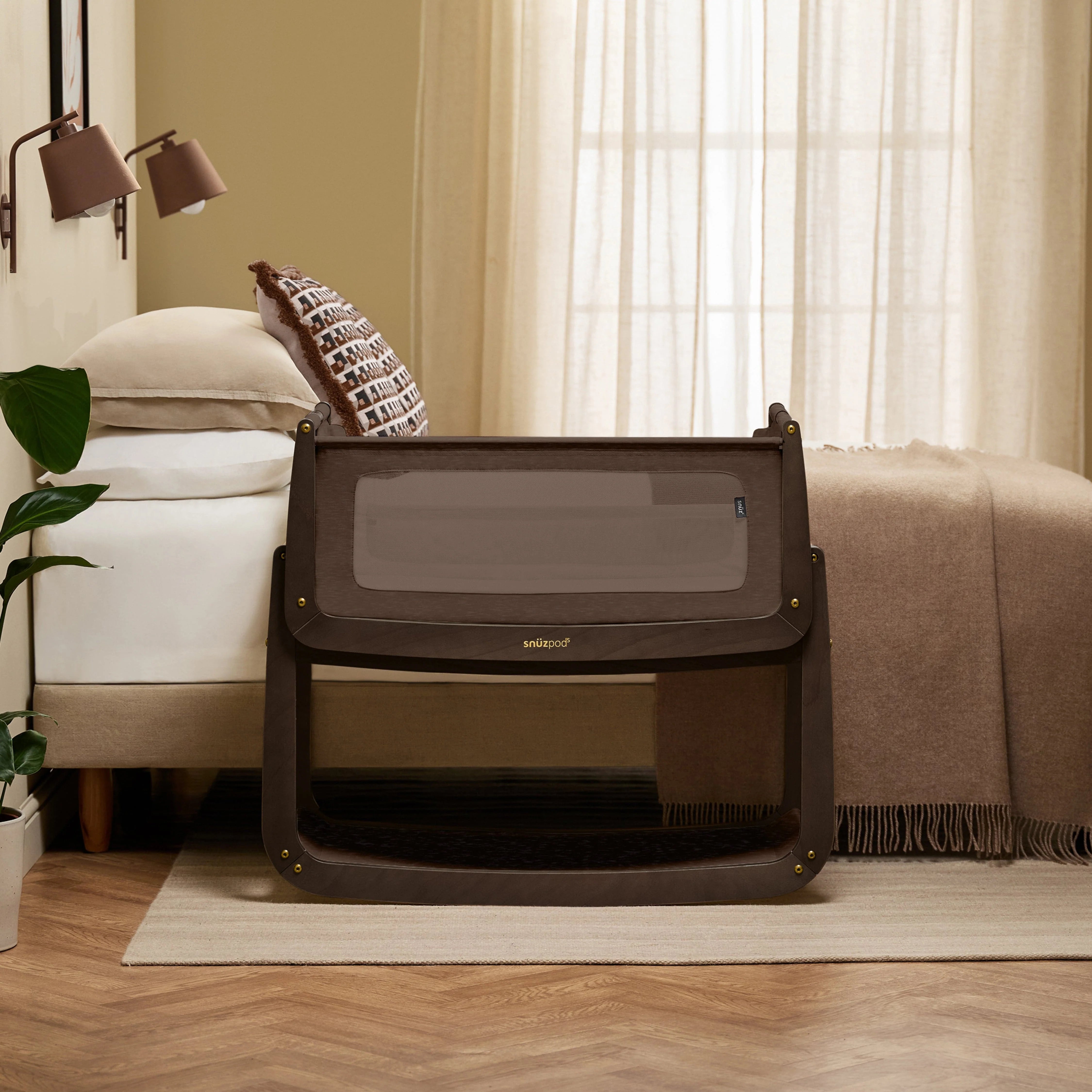 SnuzPod5 Bedside Crib
